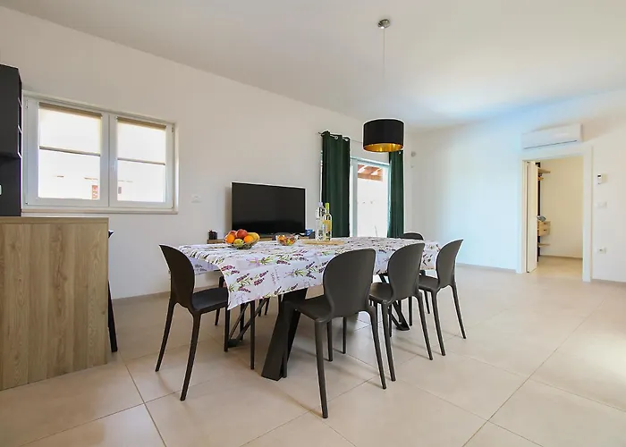 Lovor 2351 Valbandon