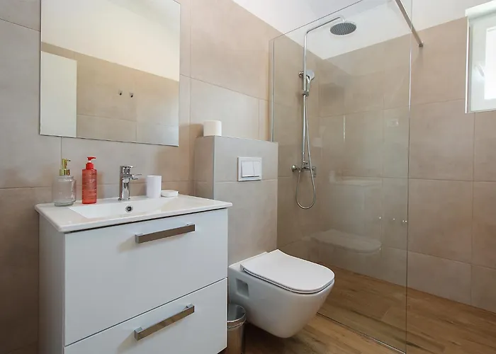 Lovor 2351 Valbandon